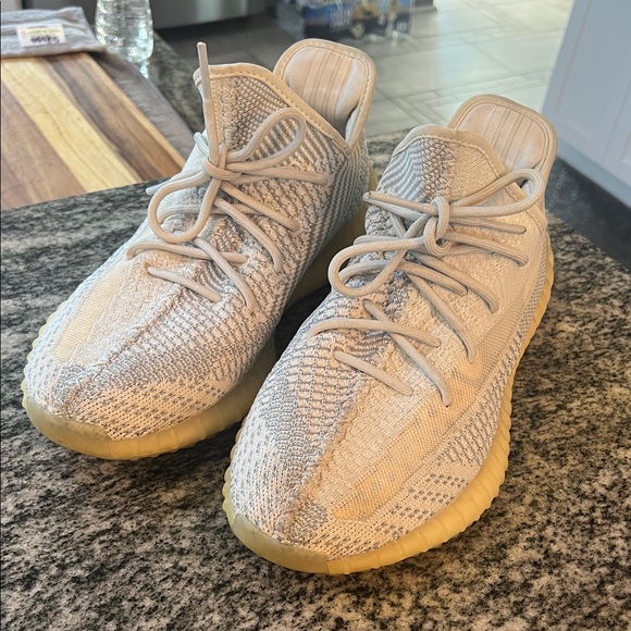 Yeezy Boost 350 V2 “Cloud White” 2019 - Picture 3 of 8